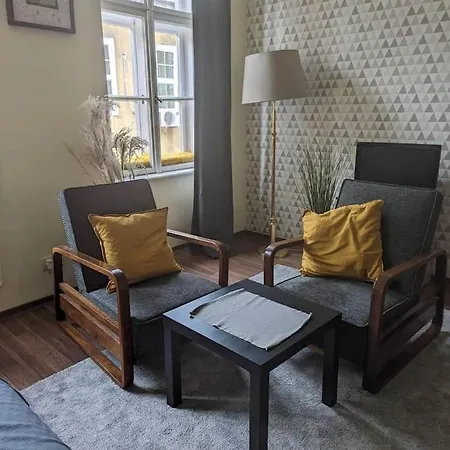 Anna's Place Apartment *